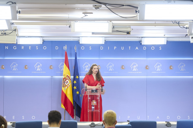 La portavoz del PP en el Congreso, Ester Muñoz, durante una rueda de prensa posterior a la reunión de la junta de portavoces, en el Congreso de los Diputados, a 9 de septiembre de 2025, en Madrid (España).
