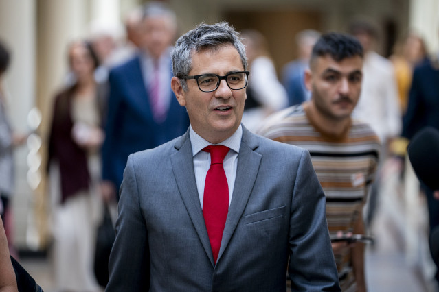 El ministro de la Presidencia, Relaciones con las Cortes y Justicia, Félix Bolaños, a su llegada a una sesión de control al Gobierno, en el Senado, a 9 de septiembre de 2025, en Madrid (España).