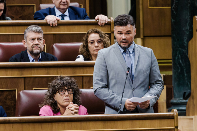 El portavoz de ERC en el Congreso, Gabriel Rufián, interviene durante un pleno en el Congreso de los Diputados, a 10 de septiembre de 2025, en Madrid (España).