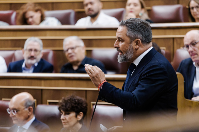 El presidente de VOX, Santiago Abascal, interviene durante un pleno en el Congreso de los Diputados, a 10 de septiembre de 2025, en Madrid (España).