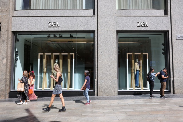 Archivo - Fachada de una tienda de Zara, en Madrid (España)