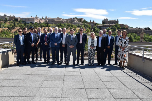El Gobierno Regional Apoya A Solar Organic Centro España Para La Instalación De Una Planta De Microchips Y De Paneles Fotovoltaicos Y Acumuladores.