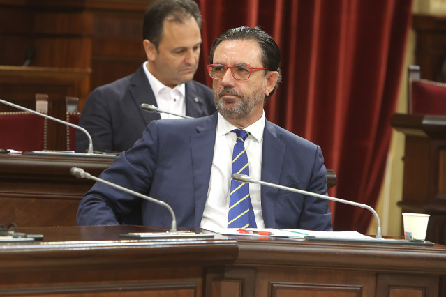 Archivo - El conseller de Empresa, Autónomos y Energía, Alejandro Sáenz de San Pedro.