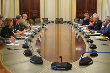 Reunión del ministro de Agricultura, Pesca y Alimentación con los representantes de Cooperativas Agro-alimentarias de España para analizar los retos y la actualidad del sector agrario.