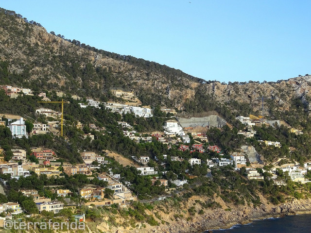 Archivo - Urbanizaciones en la costa de Mallorca