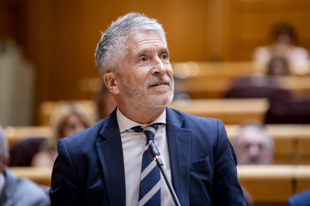 El ministro de Interior, Fernando Grande-Marlaska, interviene durante una sesión de control al Gobierno, en el Senado, a 9 de septiembre de 2025, en Madrid (España).