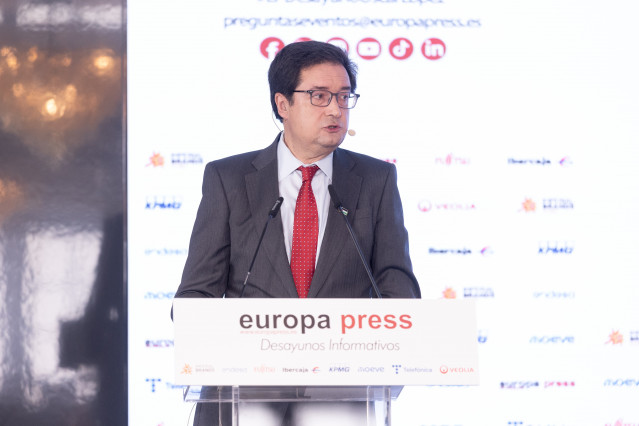 El ministro para la Transformación Digital y de la Función Pública, Óscar López, protagoniza un desayuno informativo de Europa Press, a 15 de septiembre de 2025, en Madrid (España).