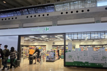 La tienda de Carrefour en la terminal 2 del Aeropuerto de Barcelona