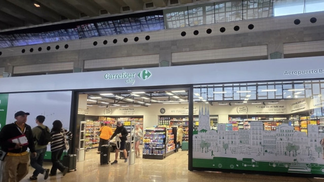 La tienda de Carrefour en la terminal 2 del Aeropuerto de Barcelona