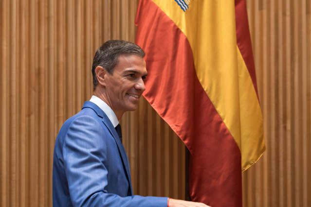 El presidente del Gobierno, Pedro Sánchez, preside  la reunión interparlamentaria del Grupo Socialista (Congreso, Senado y Parlamento Europeo) en la Sala Ernest Lluch del Congreso.