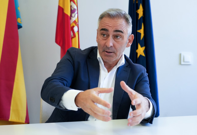 Archivo - El conseller de Agricultura de la Generalitat Valenciana, Miguel Barrachina
