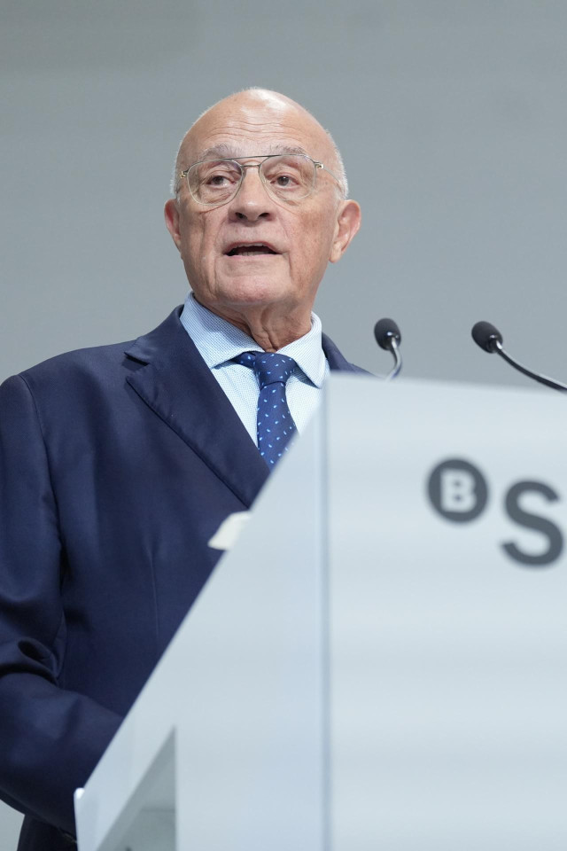 Archivo - El presidente del Banco Sabadell, Josep Oliu, en una imagen de archivo.