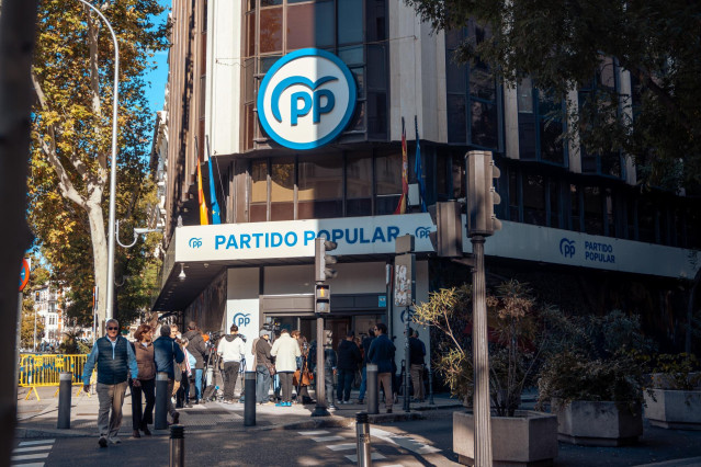Archivo - Fachada de la sede del Partido Popular, a 13 de octubre de 2024, en Madrid (España).