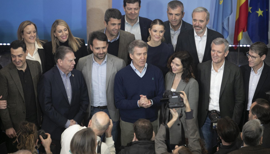 Archivo - Foto de familia durante la clausura del acto de presentación de la 'Declaración de Asturias', en el Hotel de la Reconquista, a 12 de enero de 2025, en Oviedo, Asturias (España).