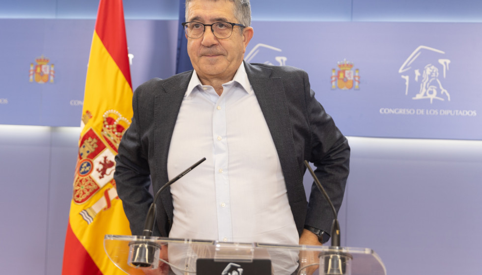 El portavoz del PSOE en el Congreso, Patxi López, durante rueda de prensa posterior a la Junta de Portavoces, enel Congreso de los Diputados, a 16 de septiembre de 2025, en Madrid (España).