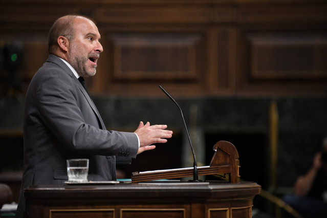 El diputado de Junts Josep Pagès i Massó durante una sesión plenaria en el Congreso de los Diputados, a 16 de septiembre de 2025, en Madrid (España).