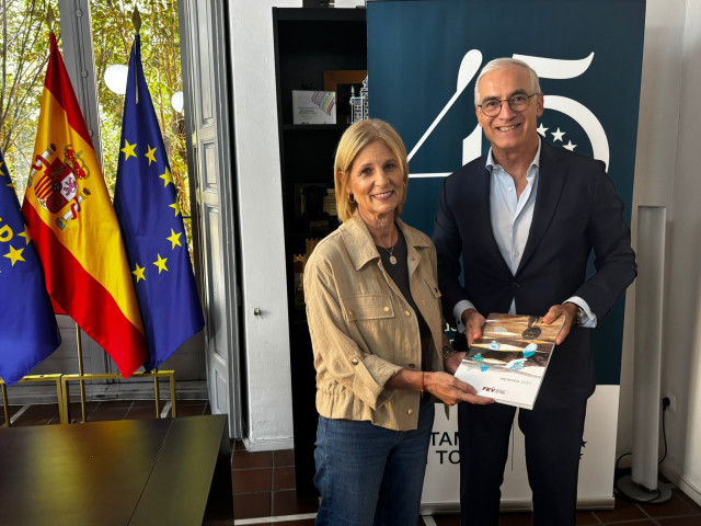 García-Pelayo con el presidente de la Federación Española del Vino.