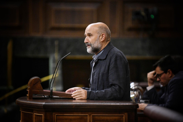 El diputado del BNG Néstor Rego, durante una sesión plenaria en el Congreso de los Diputados, a 16 de septiembre de 2025, en Madrid (España).