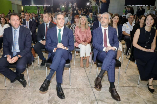 El presidente del Gobierno interviene en el acto de presentación de las inversiones propuestas por AENA junto al ministro de Transportes y Movilidad Sostenible, Óscar Puente, y el presidente de Aena, Maurici Lucena