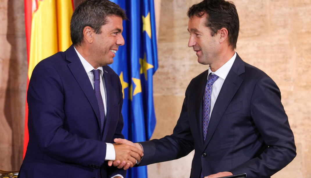 El 'president' de la Generalitat, Carlos Mazón, se reúne con el presidente ejecutivo de Indra Group, Ángel Escribano