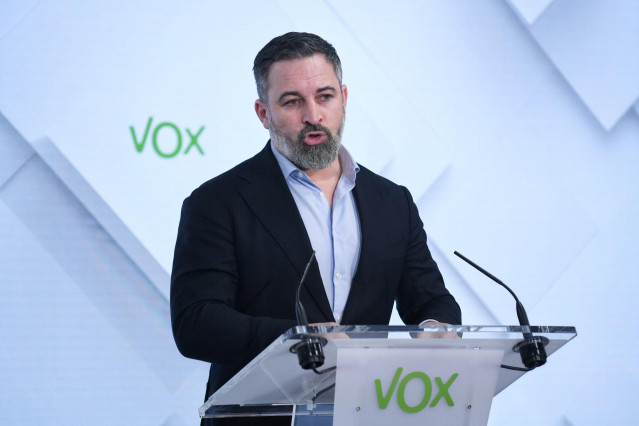 Archivo - El líder de VOX, Santiago Abascal, durante una rueda de prensa posterior al Comité de Dirección del partido, a 13 de enero de 2025, en Madrid (España).