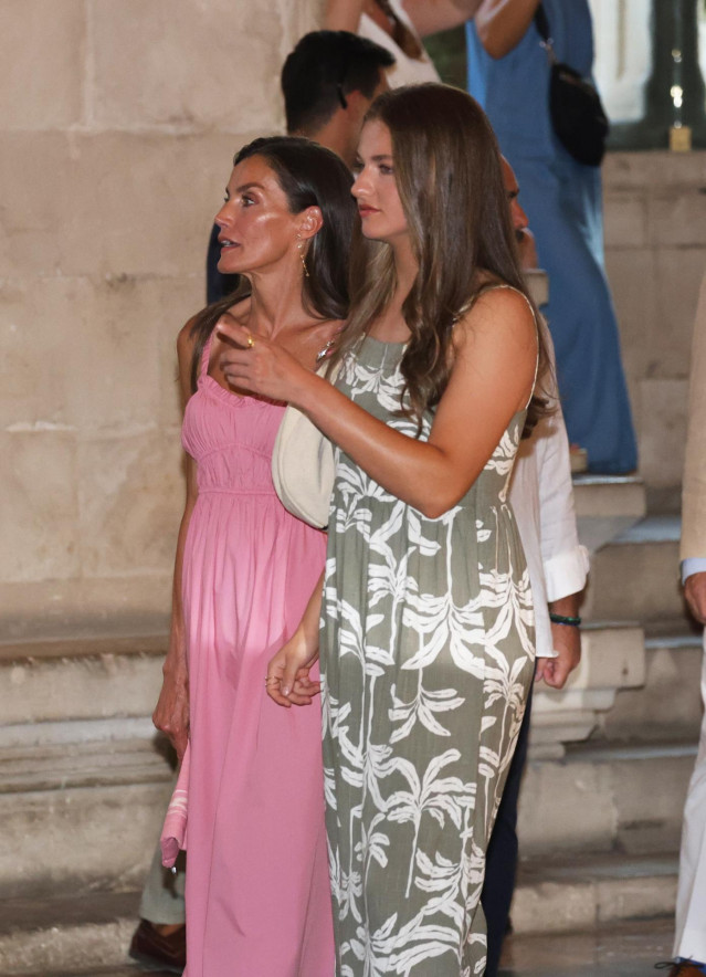 Archivo - La Reina Letizia y la Princesa Leonor en una imagen de archivo