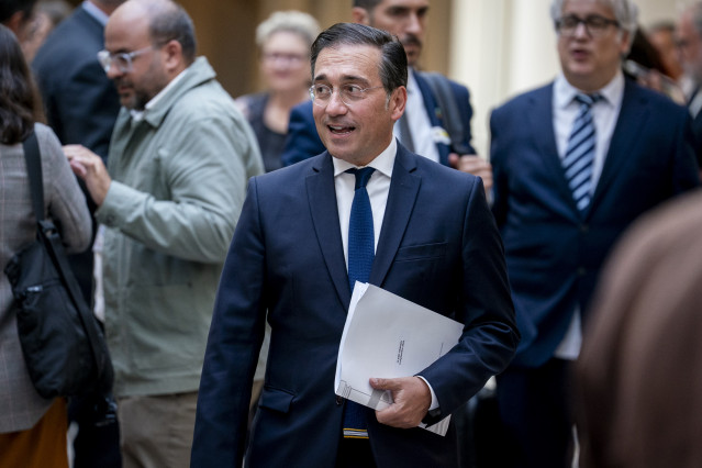 El ministro de Asuntos Exteriores, Unión Europea y Cooperación, José Manuel Albares, a su llegada a una sesión de control al Gobierno, en el Senado, a 9 de septiembre de 2025, en Madrid (España).