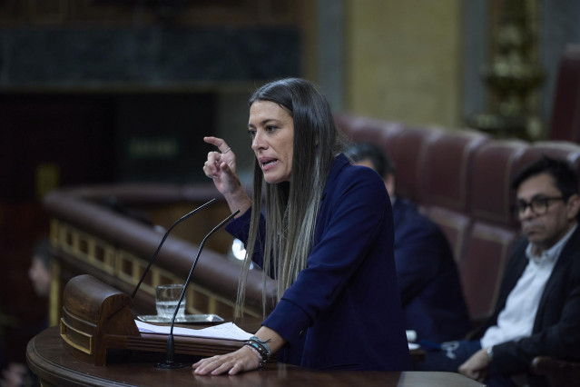 La portavoz de Junts en el Congreso, Miriam Nogueras, interviene durante un pleno en el Congreso de los Diputados, a 10 de septiembre de 2025, en Madrid (España).