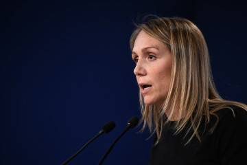 La vicesecretaria de Coordinación Sectorial del PP, Alma Ezcurra, ofrece una rueda de prensa en la sede nacional del Partido Popular, a 22 de septiembre de 2025, en Madrid (España).