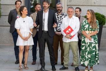 Archivo - El ministro de Cultura, Ernest Urtasun, ofrece declaraciones a los medios tras la reunión de seguimiento del pacto del Gobierno de coalición entre PSOE y Sumar, en el Congreso de los Diput