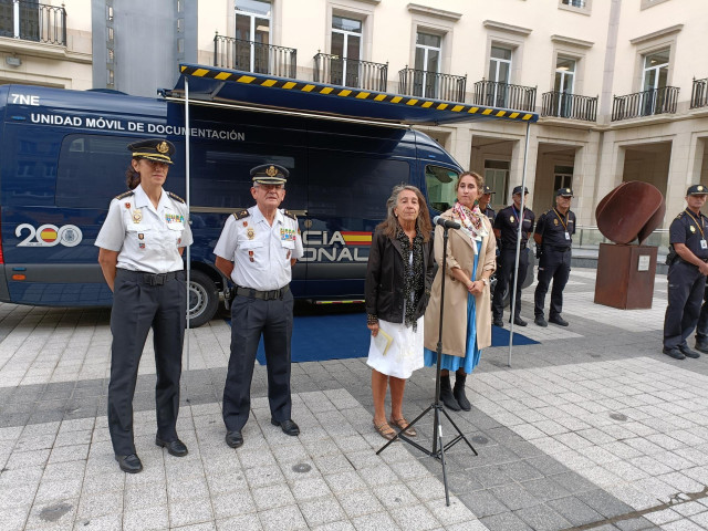 Garmendia  ha participado en la presentación de una unidad móvil de documentación en Vitoria-Gasteiz