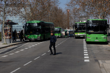 Archivo - Varios autobuses en la estación de Méndez Álvaro