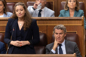 La portavoz del PP en el Congreso, Ester Muñoz, interviene durante una sesión de control al Gobierno en el Congreso de los Diputados, a 17 de septiembre de 2025, en Madrid (España).