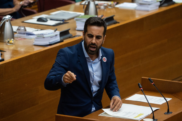 El portavoz del PSOE en las Corts de Valencia, José Muñoz, interviene durante el Debate de Política General, en les Corts Valencianes, a 23 de septiembre de 2025