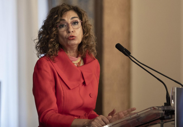 Archivo - La vicesecretaria general del PSOE cabeza de lista al Congreso por Sevilla, María Jesús Montero, durante el encuentro informativo. A 20 de julio de 2023, en Sevilla (Andalucía, España).