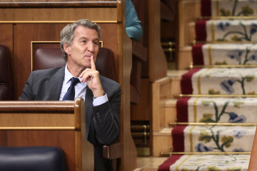 El presidente del PP, Alberto Núñéz Feijóo, durante una sesión de control al Gobierno en el Congreso de los Diputados, a 17 de septiembre de 2025, en Madrid (España).