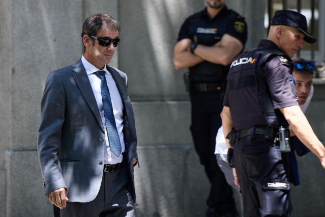 Archivo - El exdirectivo de Acciona en Navarra Fernando Merino sale del Tribunal Supremo, a 7 de julio de 2025, en Madrid (España). El magistrado del 'caso Koldo' en el Tribunal Supremo prosigue las declaraciones de empresarios imputados este lunes, 7 de