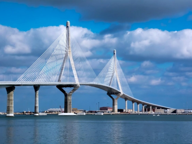 Puente de la Constitución de 1812 en Cádiz.