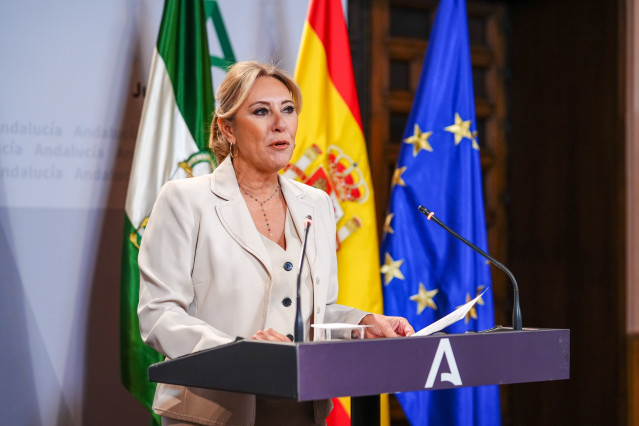 La consejera de Economía, Hacienda y Fondos Europeos y portavoz del Gobierno, Carolina España, comparece en la rueda de prensa. A 24 de agosto de 2025, en Sevilla (Andalucía, España). Rueda de prensa tras el Consejo de Gobierno de la Junta de Andalucía, q