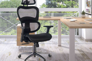 Archivo - Elegir una correcta silla ergonómica para trabajar es muy importante