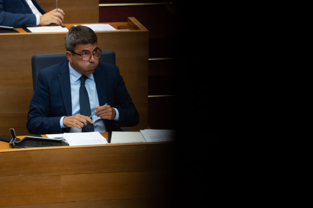 El presidente de la Generalitat, Carlos Mazón, durante el Debate de Política General, en les Corts Valencianes, a 23 de septiembre de 2025, en Valencia