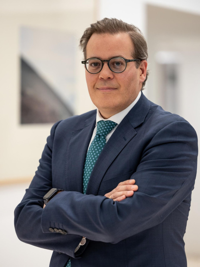 Corporación Financiera Azuaga nombra a Sergio Gutiérrez como director legal.