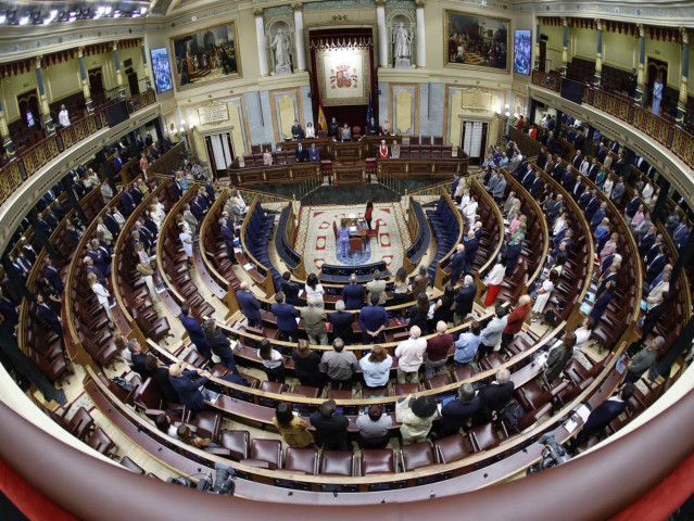 Diputados en el hemiciclo