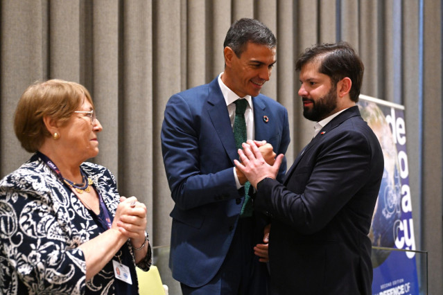 El  jefe del Ejecutivo, Pedro Sánchez, en el homenaje al expresidente uruguayo Pepe Mújica junto a la expresidenta chilena Michelle Bachellet y el presidente de Chile, Gabriel Boric