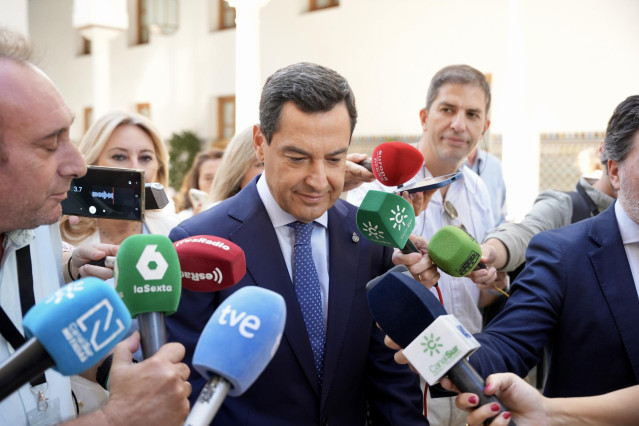 El presidente de la Junta de Andalucía, Juanma Moreno, este jueves en el Parlamento de Andalucía