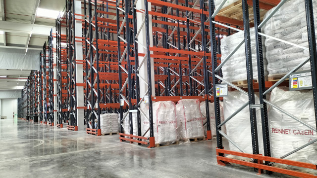 Archivo - Empresa, industria, logística, almacén, fábrica.