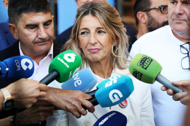 La vicepresidenta segunda del Gobierno y ministra de Trabajo y Economía Social, Yolanda Díaz, ofrece declaraciones a la prensa tras visitar las instalaciones de Navantia en Ferrolterra, a 25 de septiembre de 2025, en Ferrol, A Coruña, Galicia (España). Yo