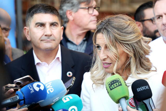 La vicepresidenta segunda del Gobierno y ministra de Trabajo y Economía Social, Yolanda Díaz, ofrece declaraciones a la prensa tras visitar las instalaciones de Navantia en Ferrolterra, a 25 de septiembre de 2025, en Ferrol, A Coruña, Galicia (España). Yo
