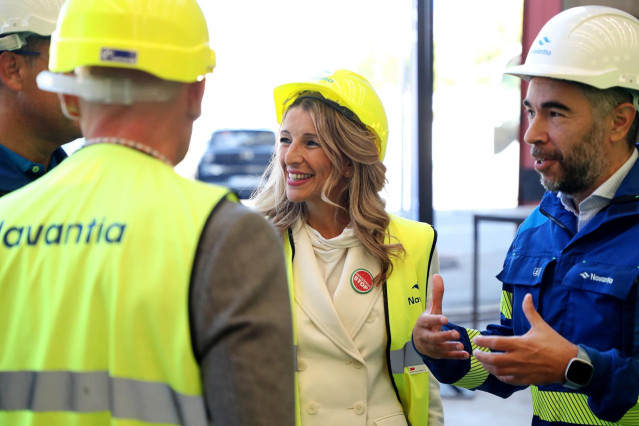 La vicepresidenta segunda del Gobierno y ministra de Trabajo y Economía Social, Yolanda Díaz, visita las instalaciones de Navantia en Ferrolterra, a 25 de septiembre de 2025, en Ferrol, A Coruña, Galicia (España). Yolanda Díaz se reúne tanto con la direcc