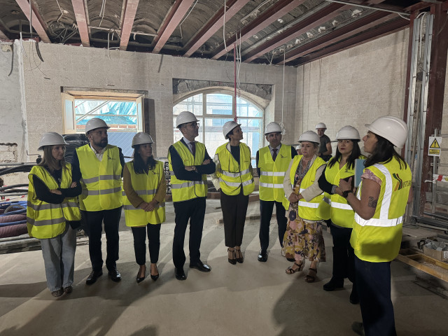 El Secretario De Estado De Política Territorial, Arcadi España,  Visita Las Obras De Reforma De La Sede De La RAG
